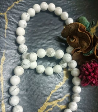 Howlite Bracelet